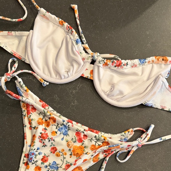 Floral Bikini Set - Picture 6 of 6